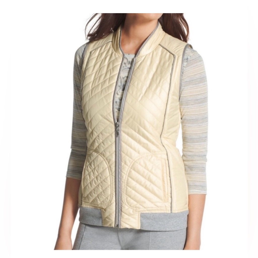 Chicos Zenergy Francine Filled Cozy Vest Size 3 (16/18) Euc